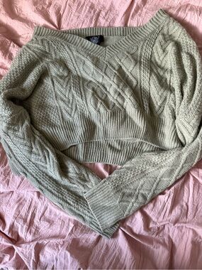 Cropped Cable V-Neck Sweater in Sage Green - Women's V-Neck